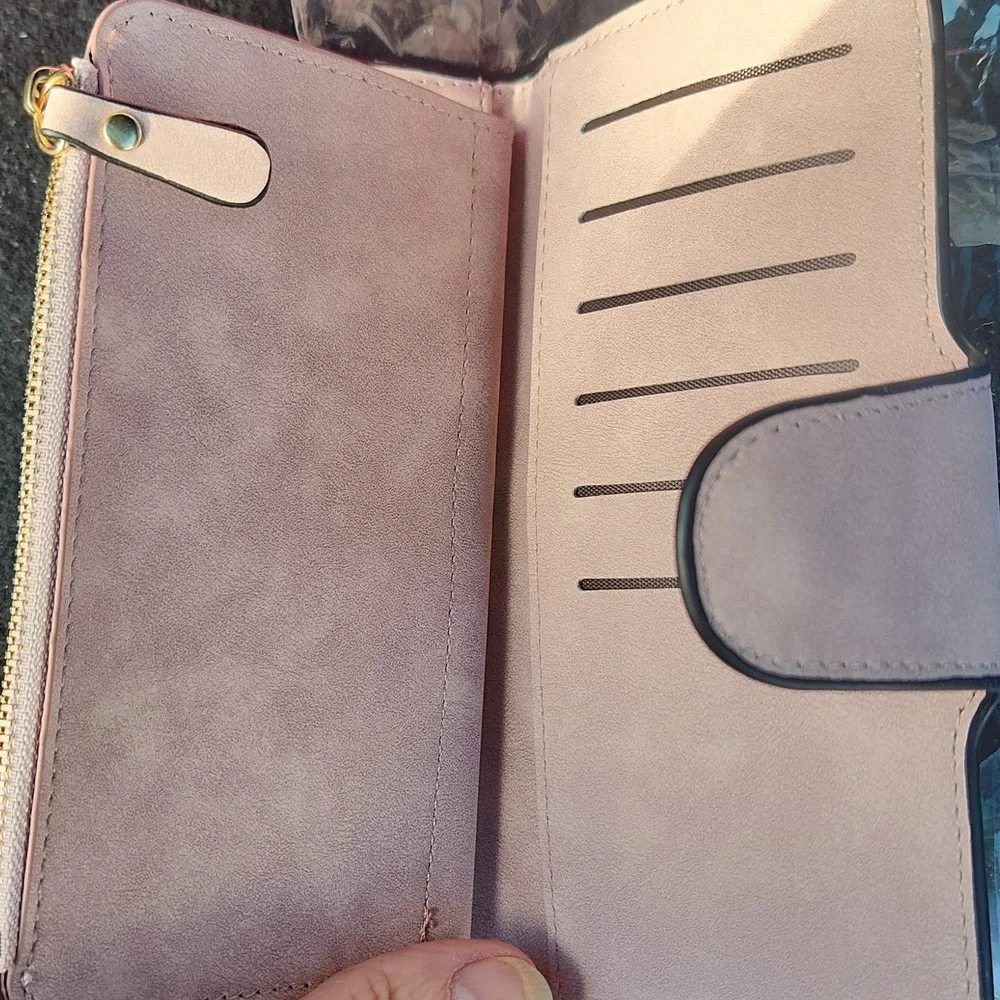 Hello Kitty Large Capsity Wallet - Picture 4 of 4